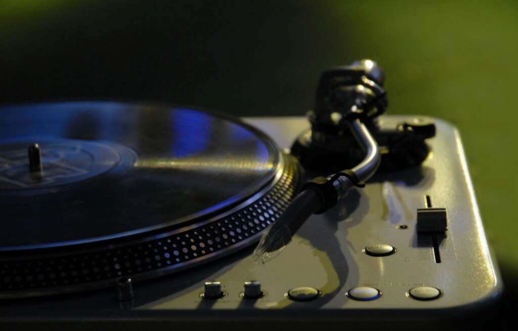 Things Your Wedding DJ Want You To Know Newport Beach Hustle events Entertainment DJ service 